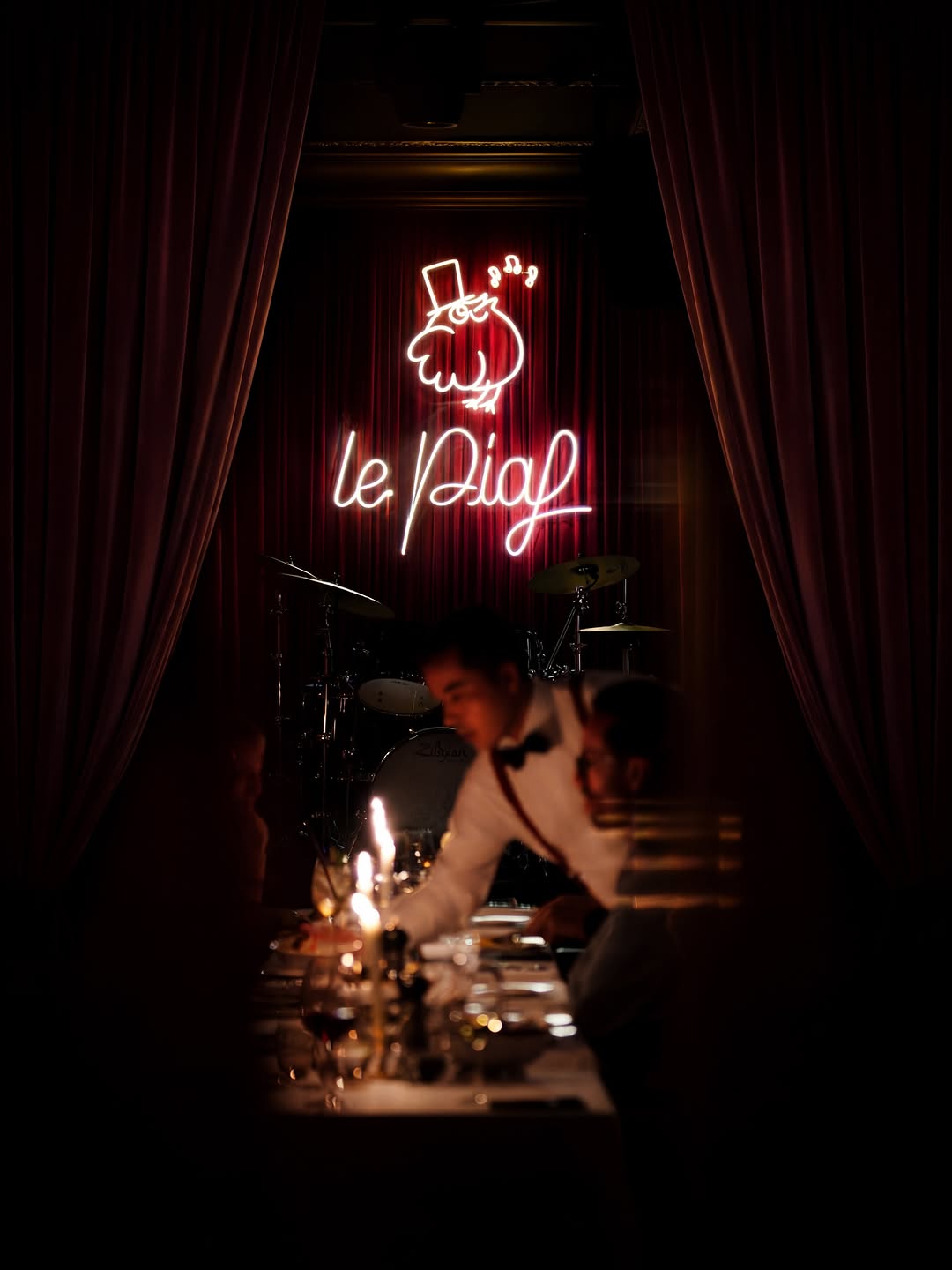 Le Piaf: atmospheric and professional interior shot