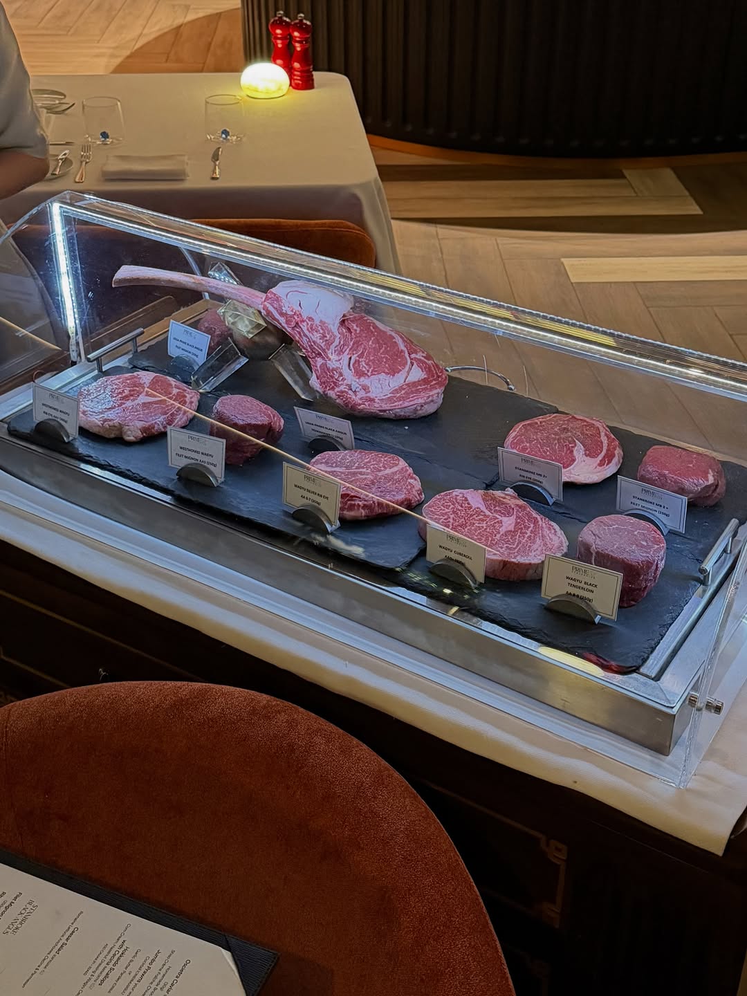 Prime52: high quality display of meat