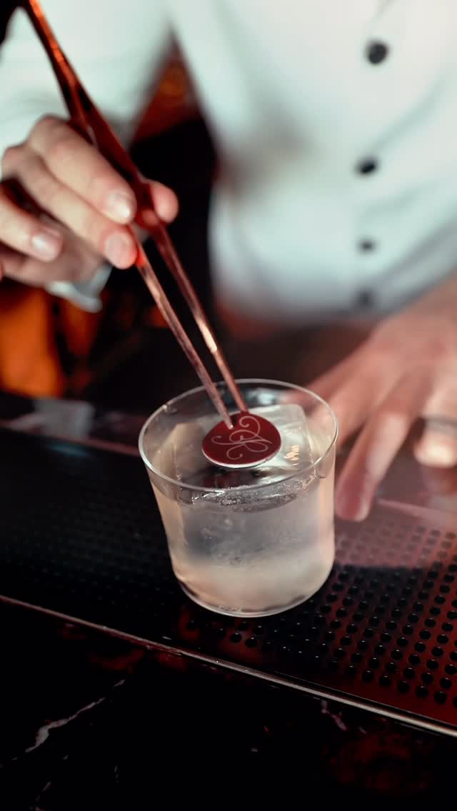 Rose Bar: professional high-quality cocktail preparation photo