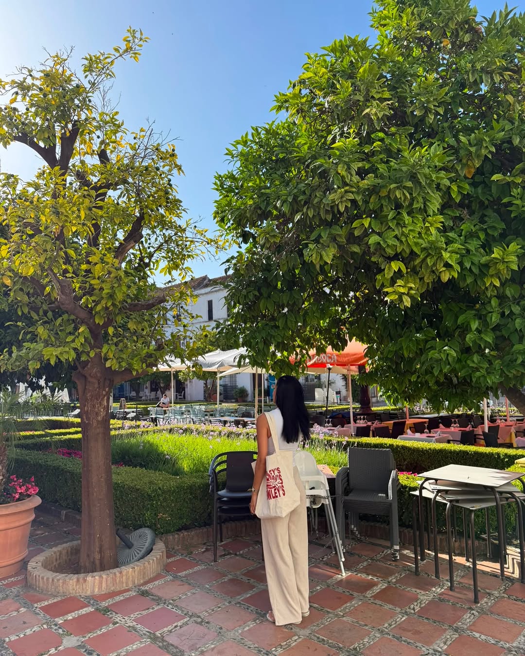 Rowley's Steakhouse: pleasant restaurant terrace atmosphere