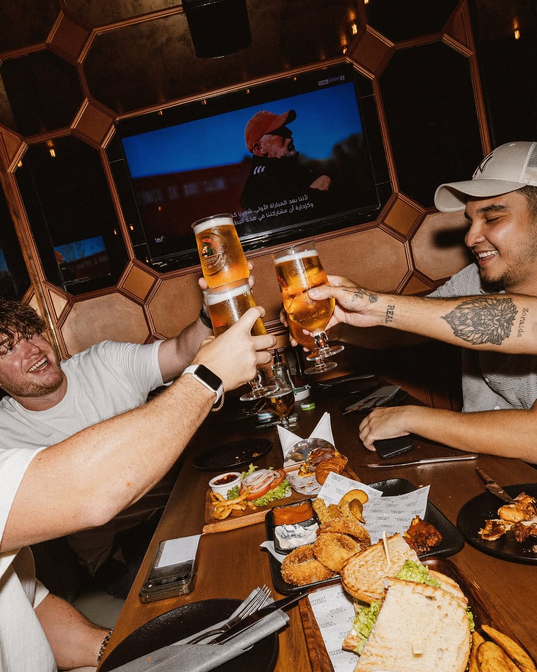 The Sports Bar: lively atmosphere and food