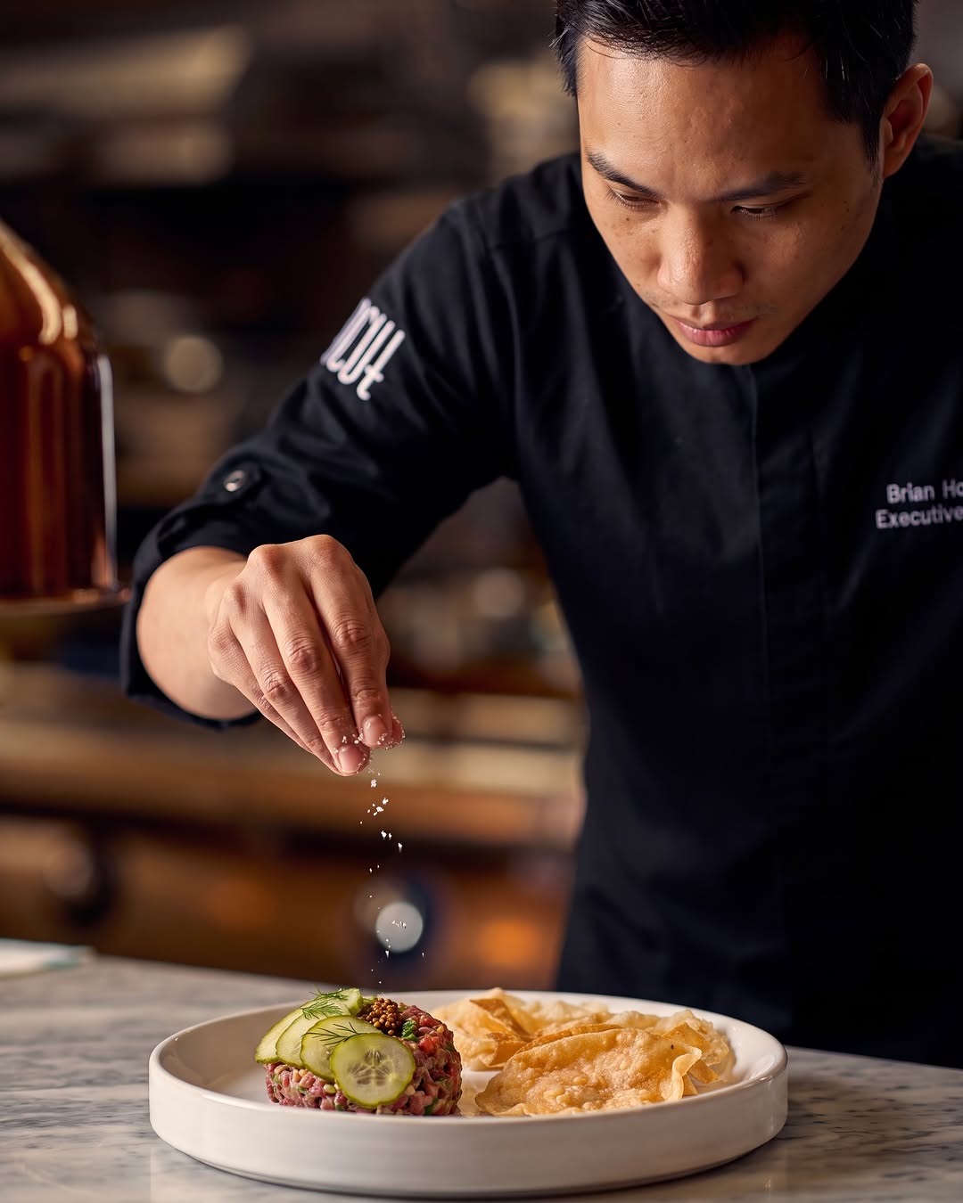 Uncut: professional high-quality culinary action shot