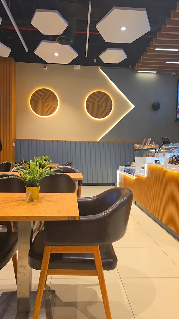 Mez Cafe: clear, inviting interior atmosphere