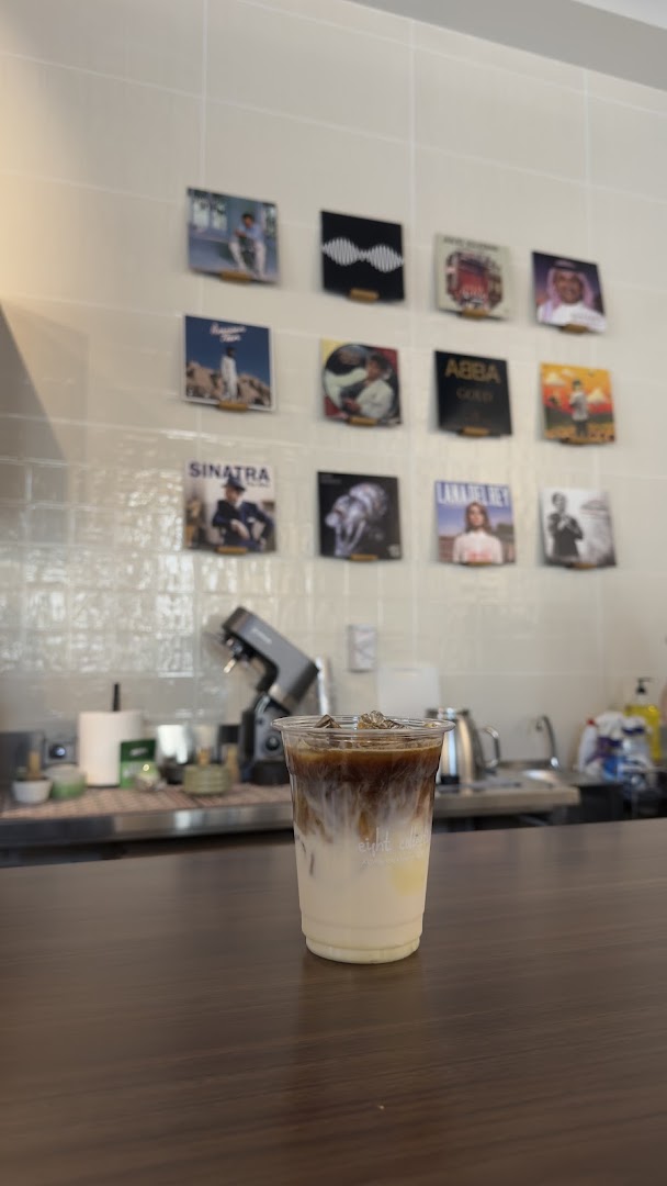 Eight Café: appealing drink and venue interior