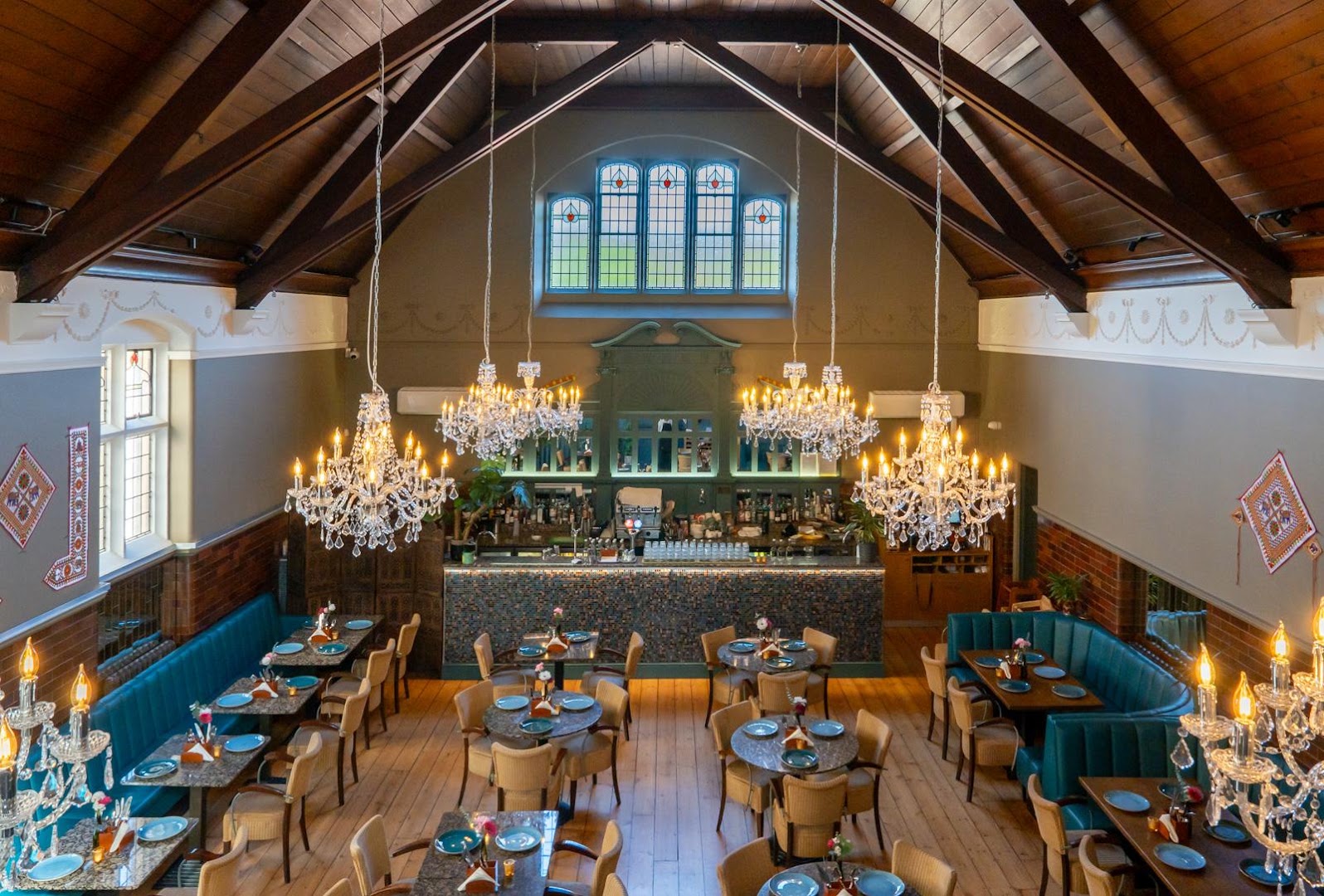 Sarthi: high quality interior restaurant shot