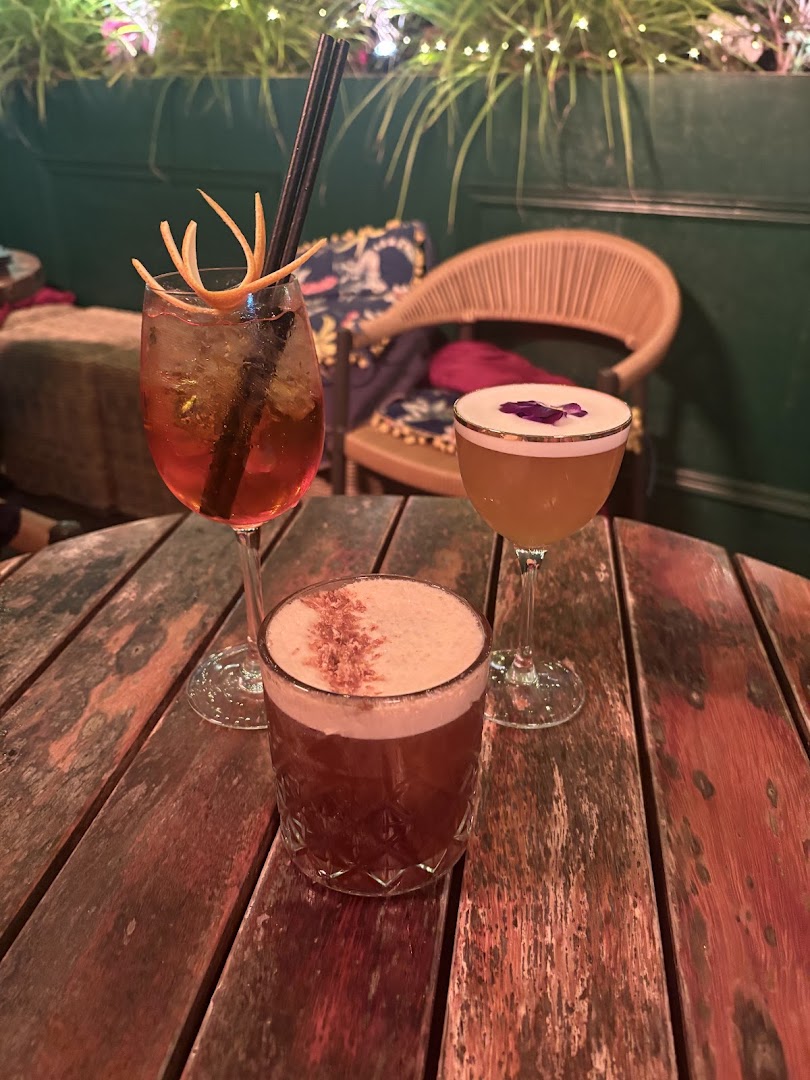 Angel & Two Bibles: appealing photo of signature cocktails