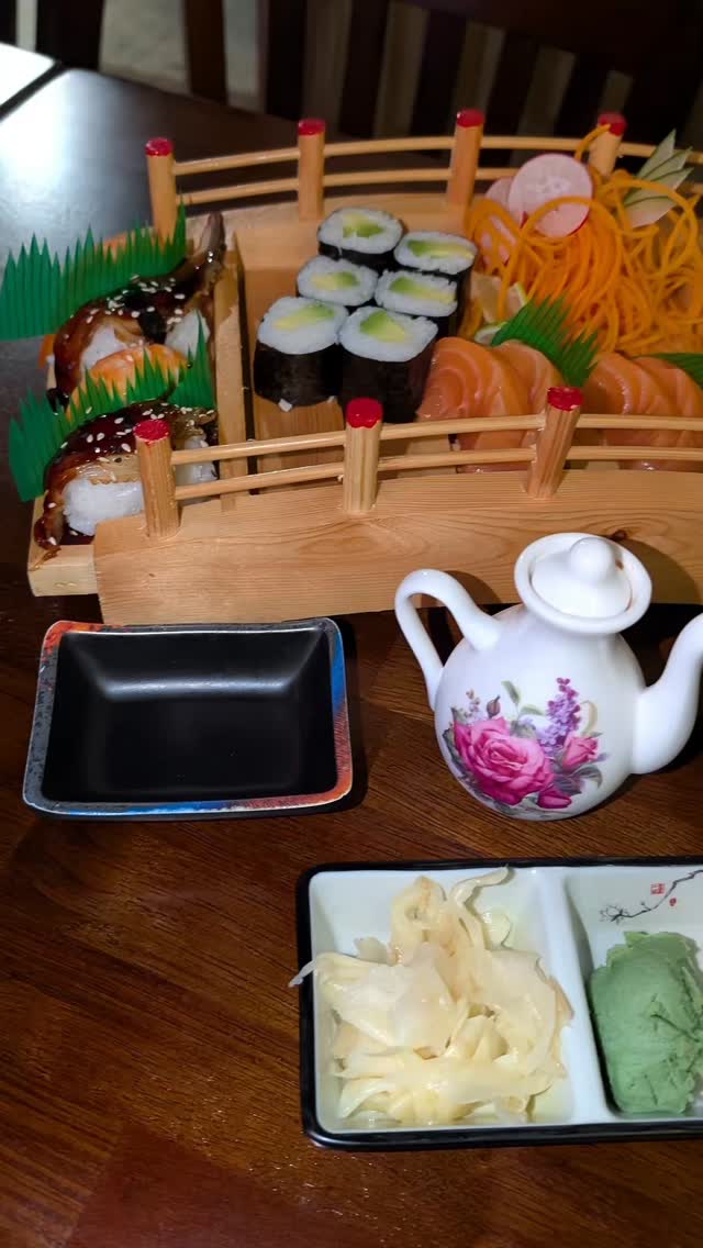 Moo Asian BBQ: appetizing presentation of restaurant food
