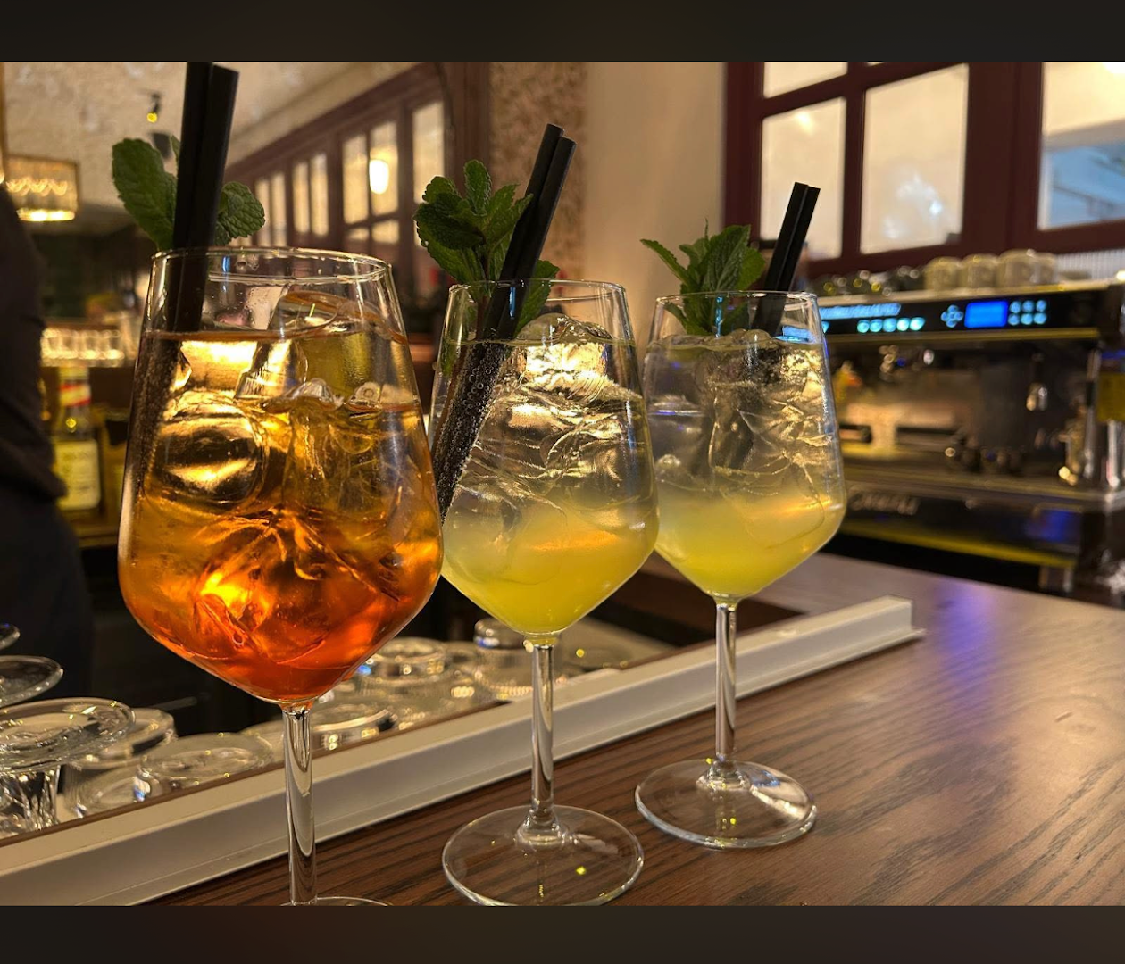 Piccolo Kitchen: appetizing photo of restaurant drinks