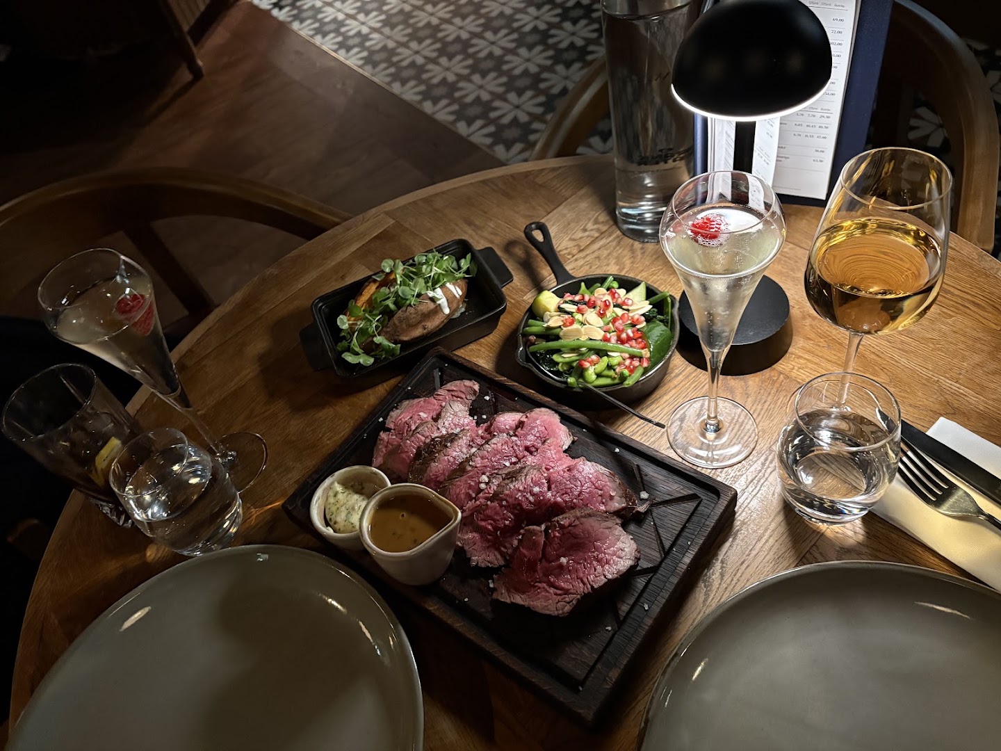 Cow & Sow: appetizing food and inviting atmosphere