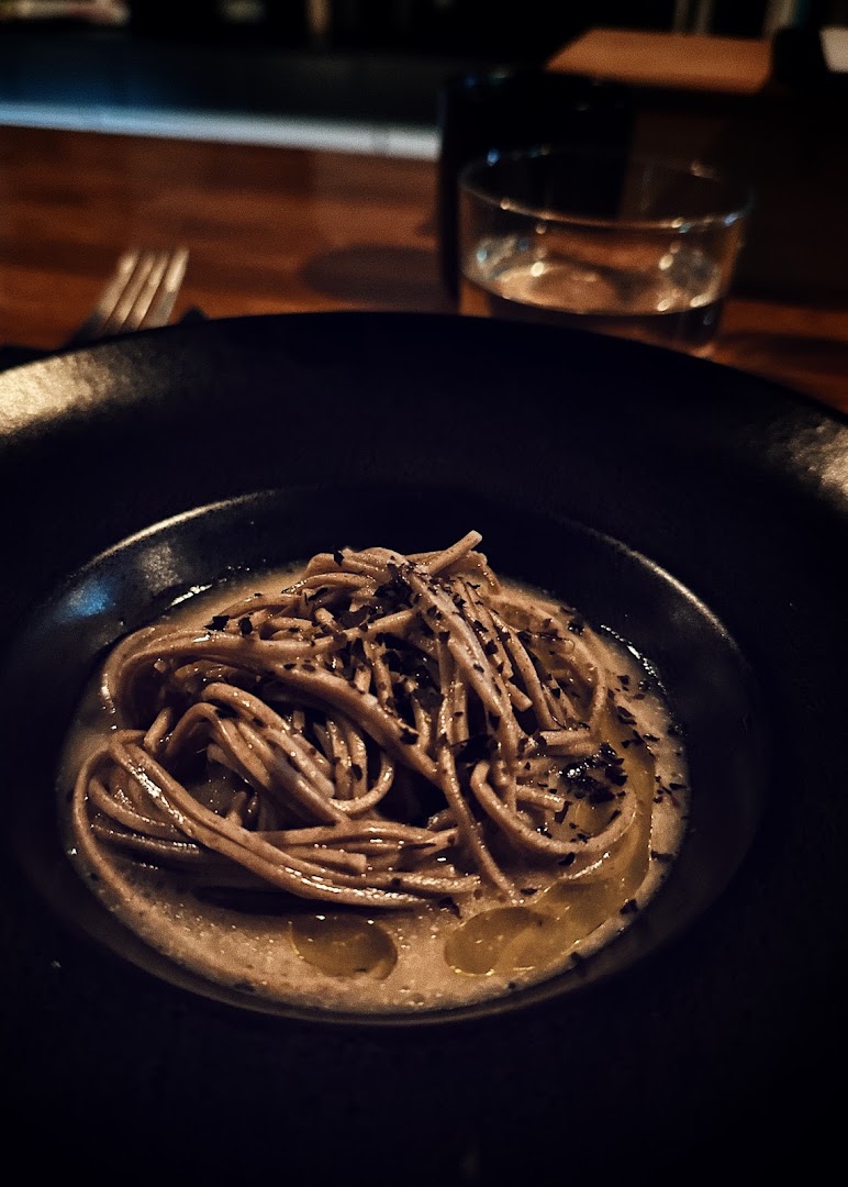 Riverine Rabbit: appetizing, high-quality food photography