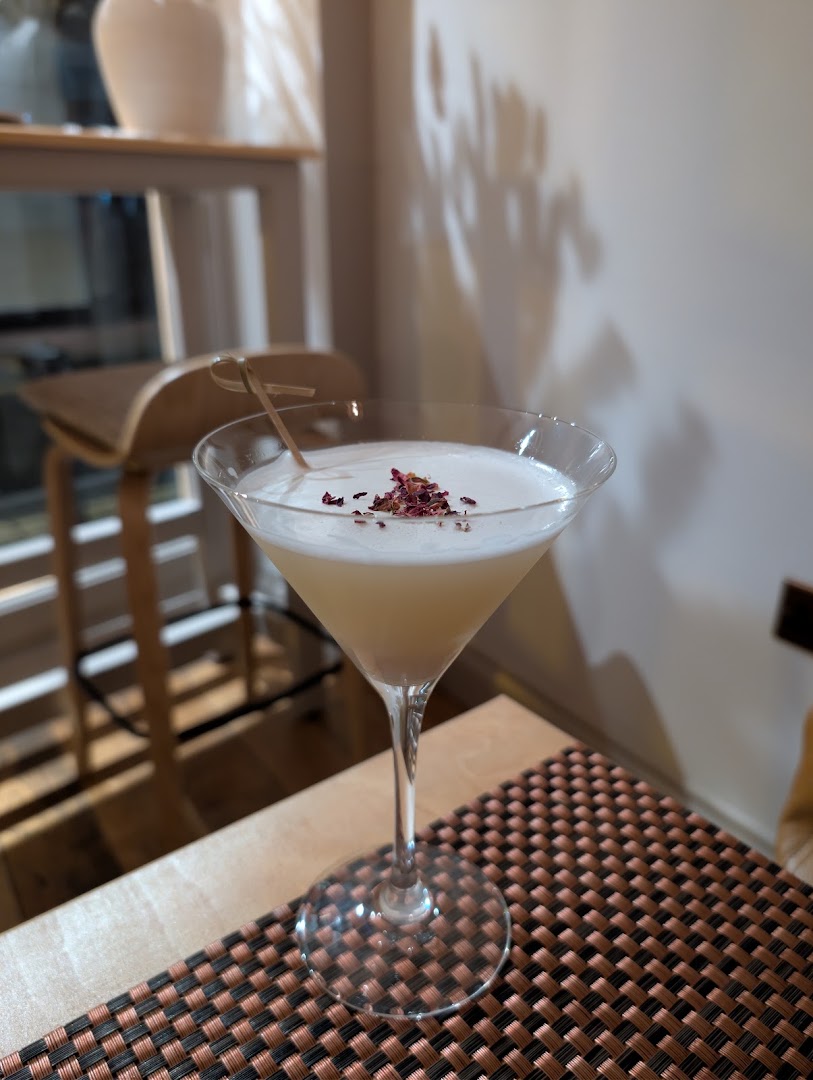Namo: appetizing, high-quality cocktail photo