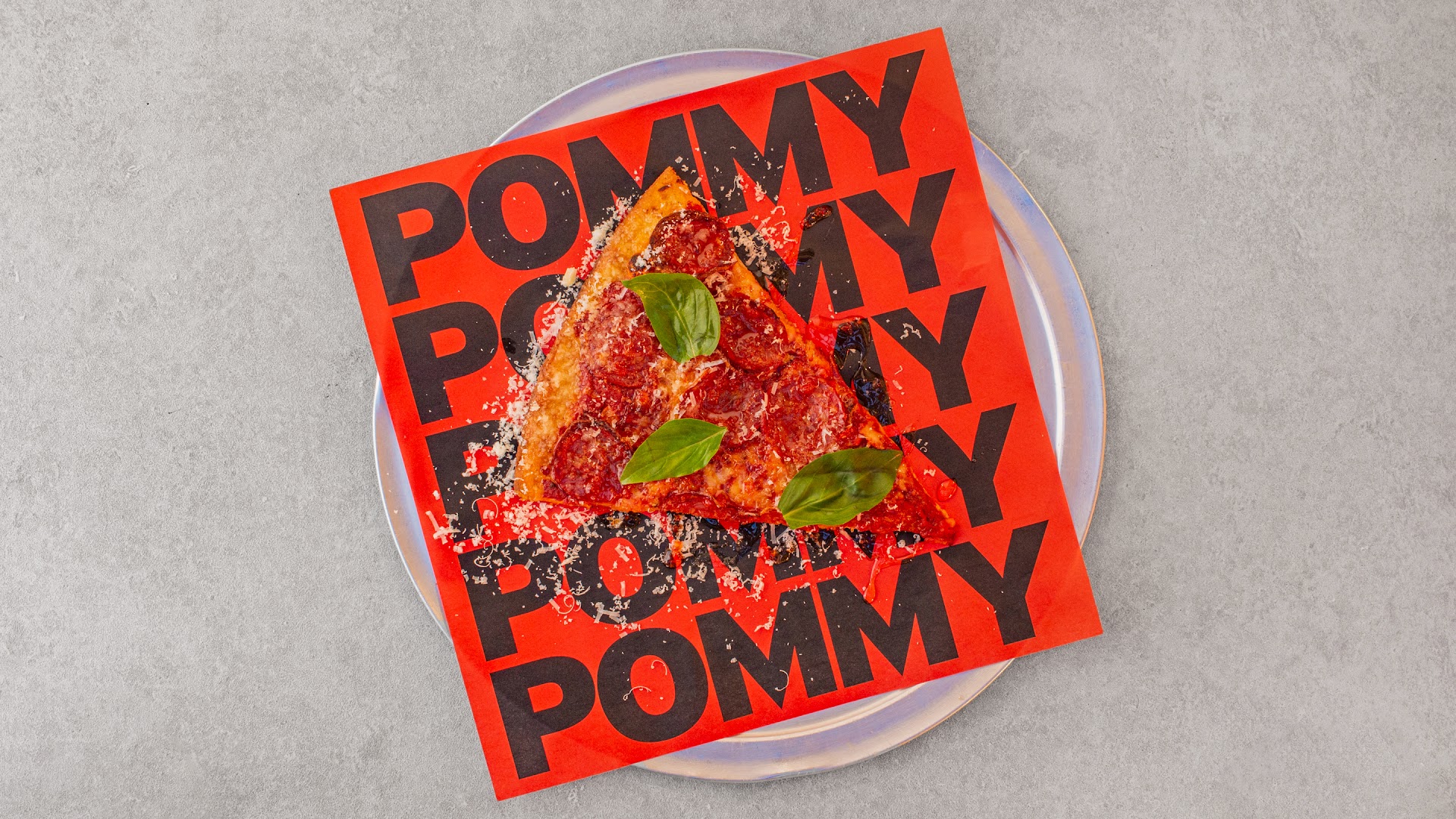 Pommy's Pizza: professional and appealing food photography