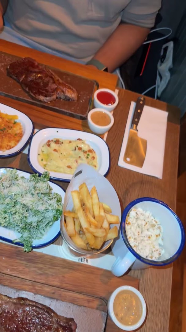 Flat Iron: appetizing food presentation and quality