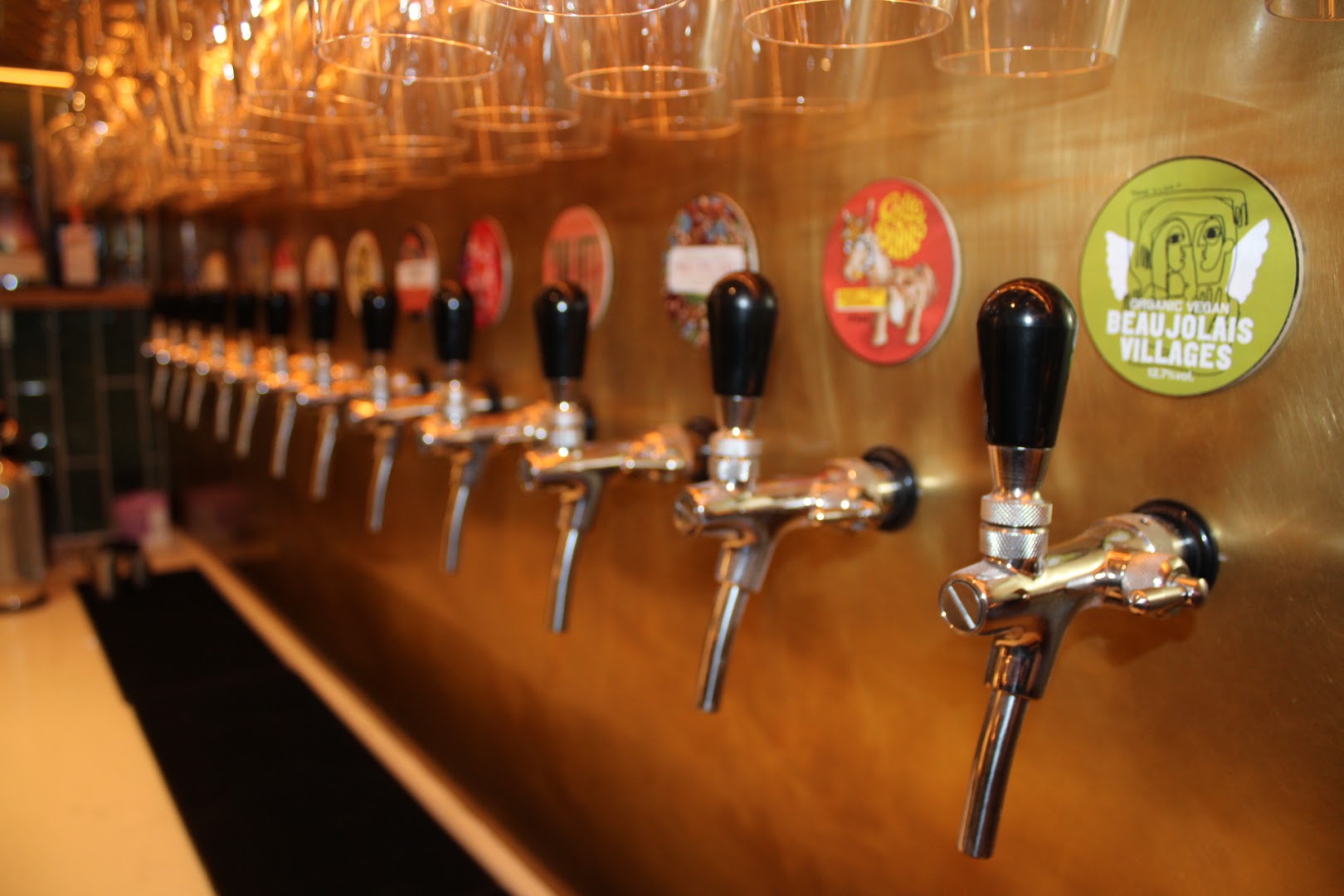 Tapps Wine Bar: high quality shot of taps