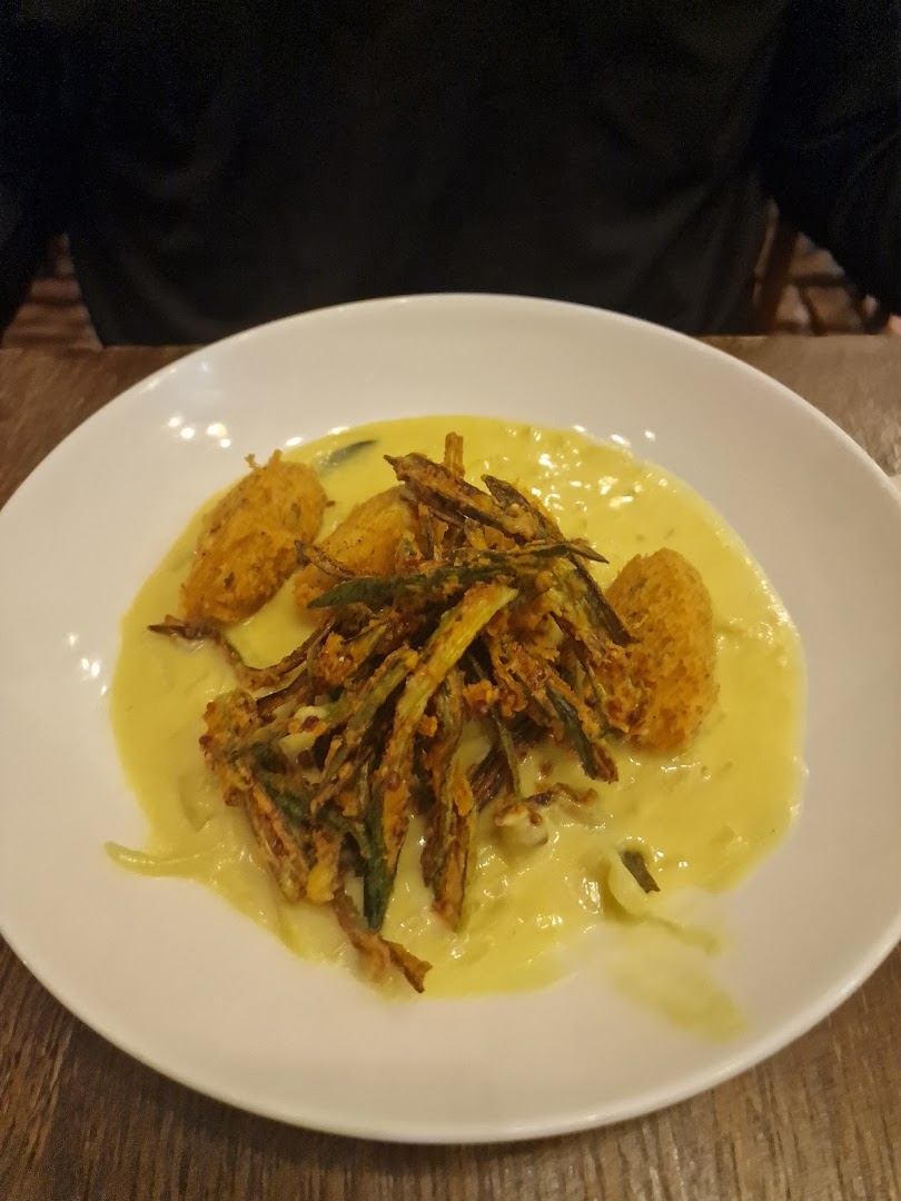 The Pukka Peacock: appetizing, clear photo of food