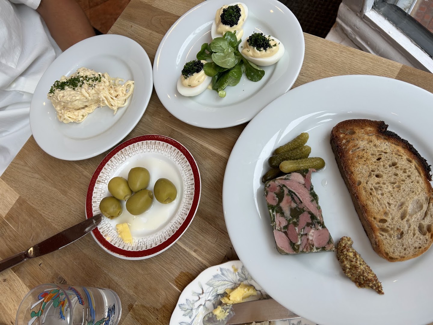 Franc: appetizing photo of bar food