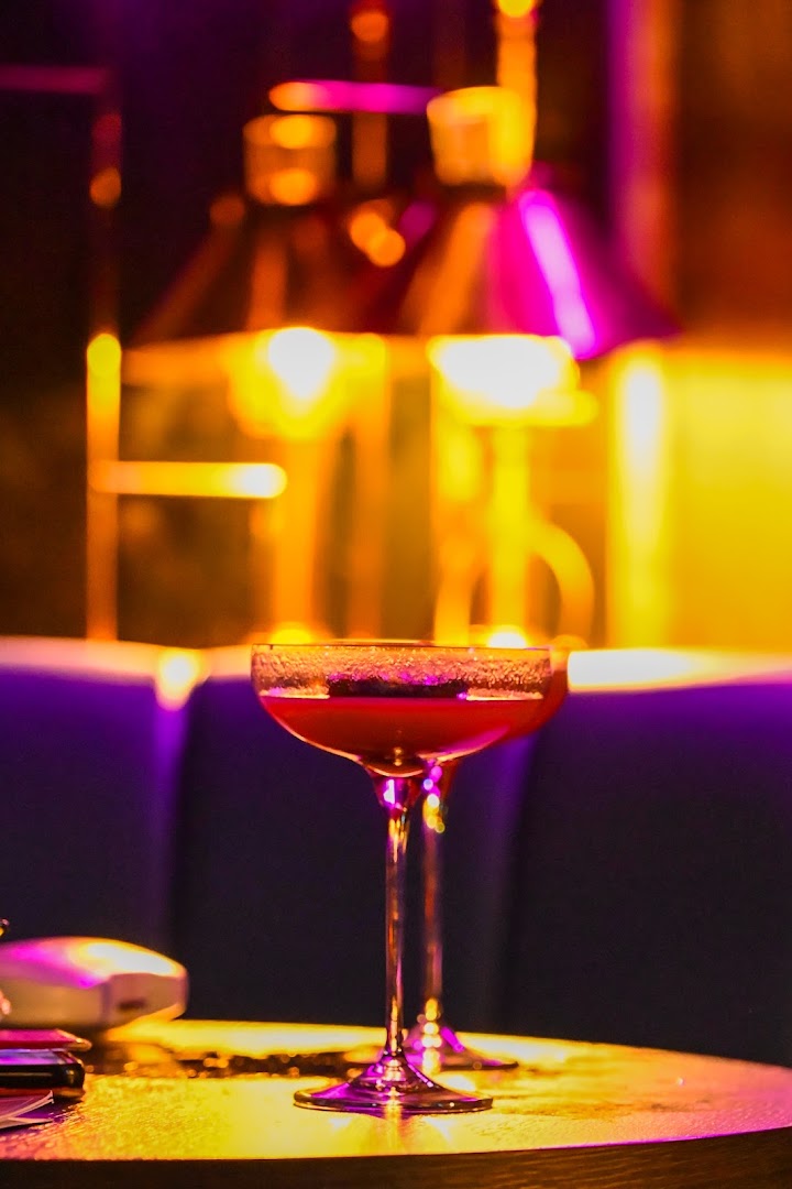 The John: atmospheric and professional cocktail shot