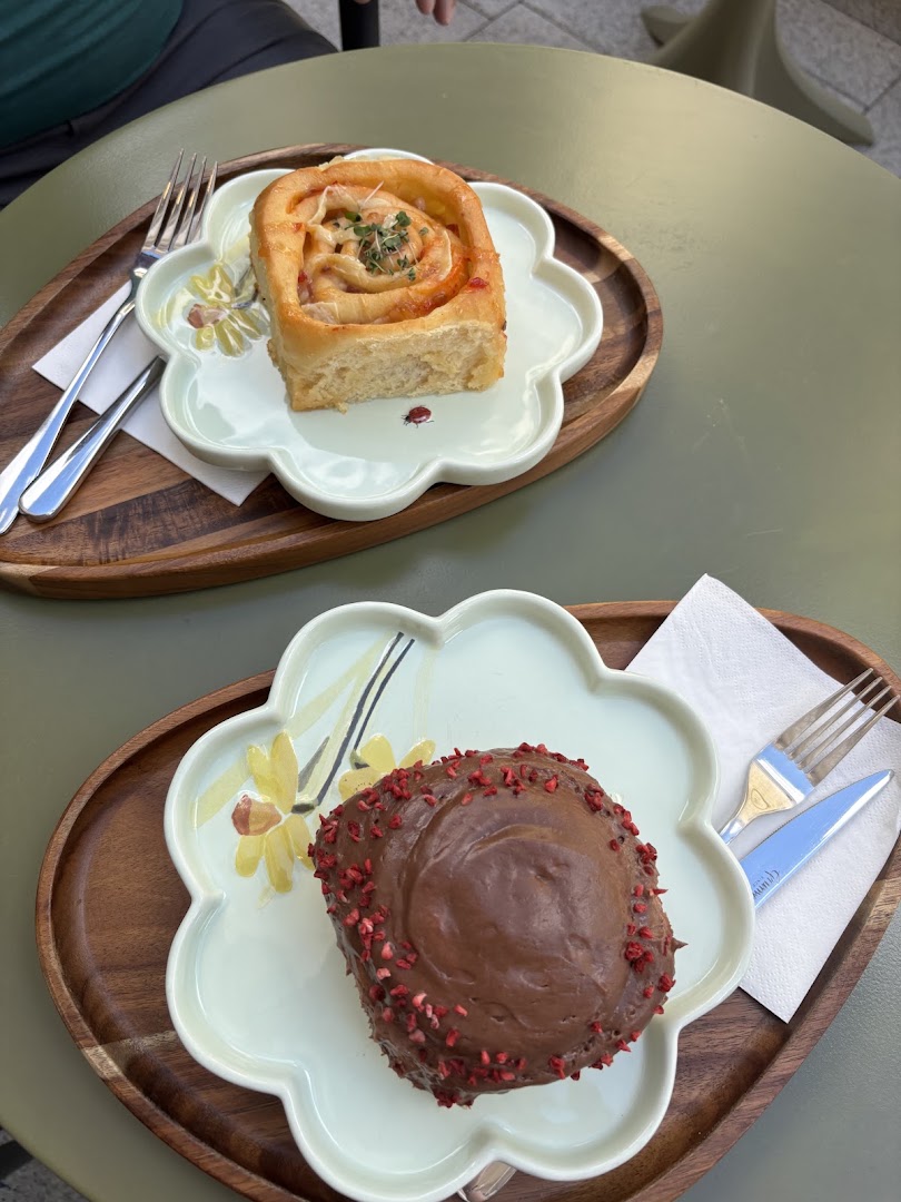 CinnAmore: appetizing, high-quality food photography