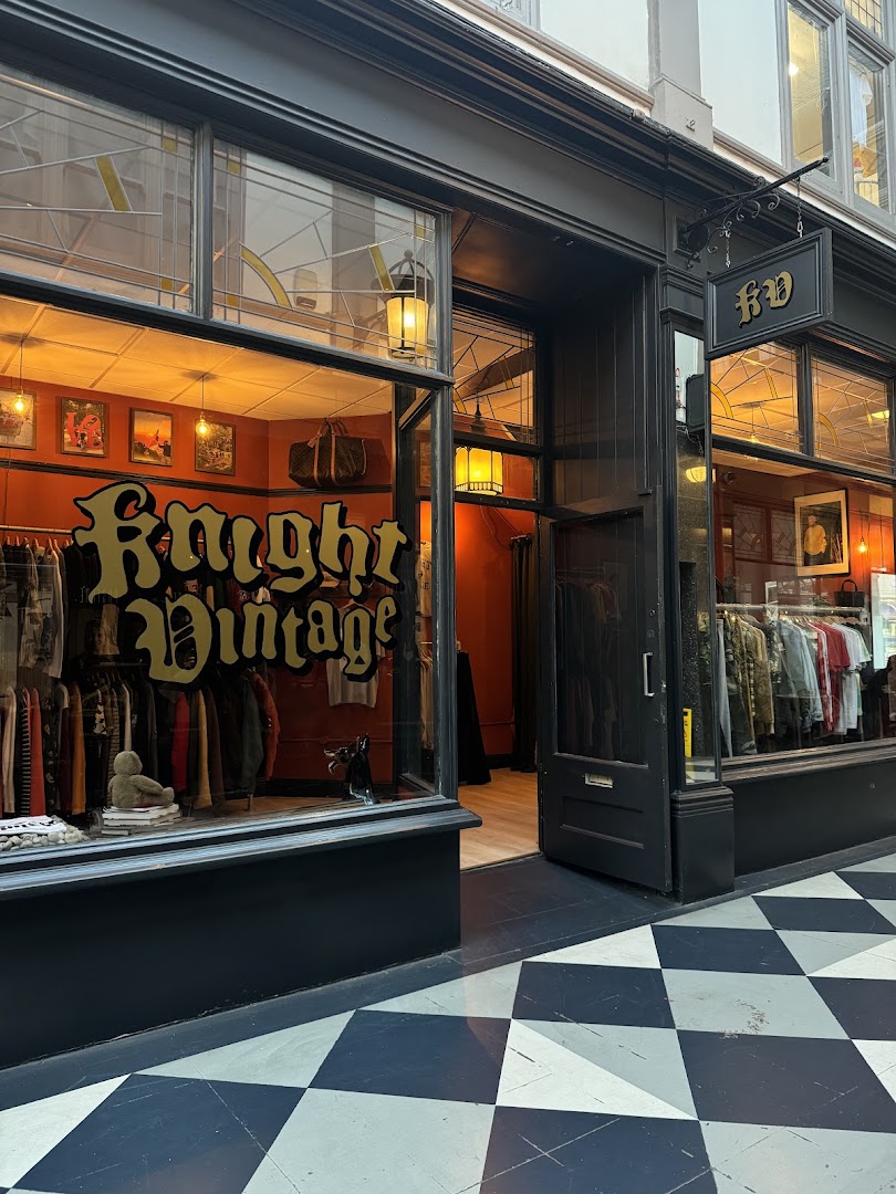 Knight Vintage: attractive, clear storefront photo