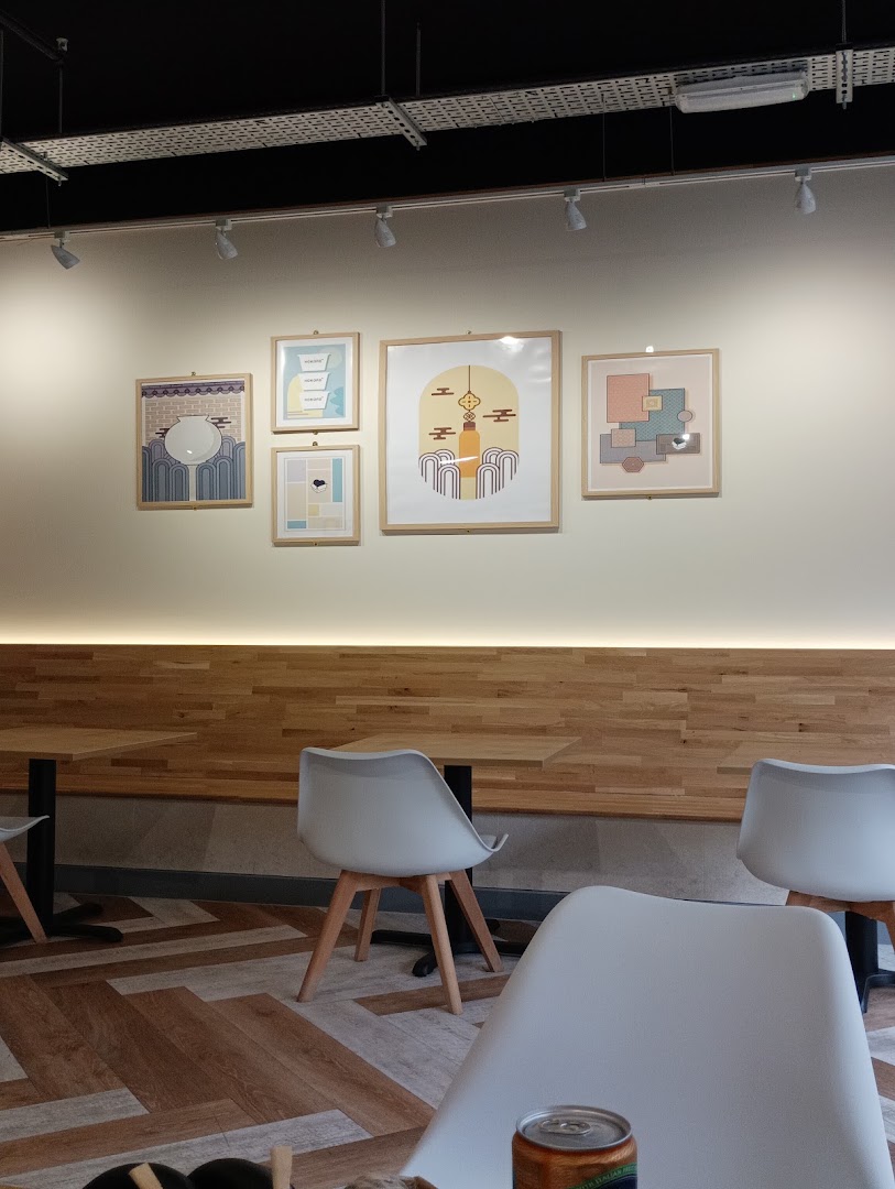 Kokoro: clean and inviting interior shot