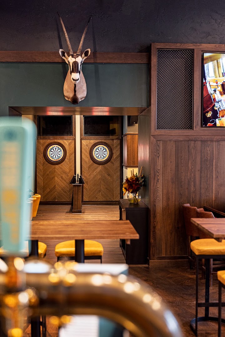 Ludo: high quality interior atmosphere shot