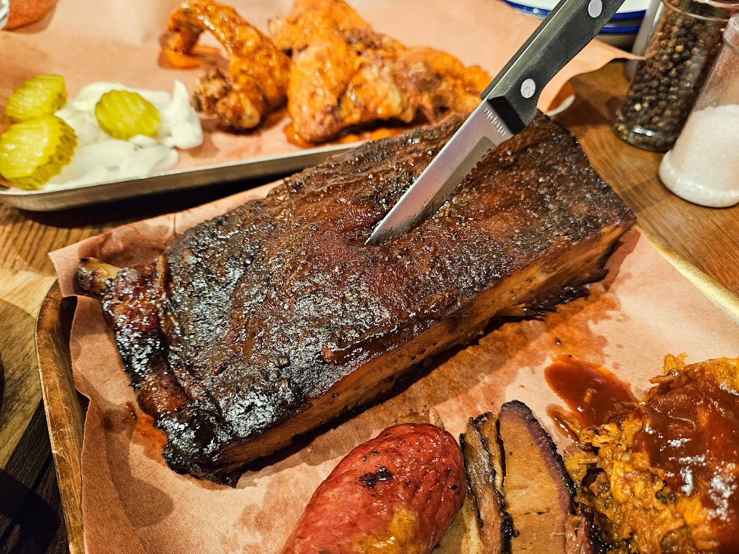 Spitfire Barbecue: appetizing, high-quality food photography