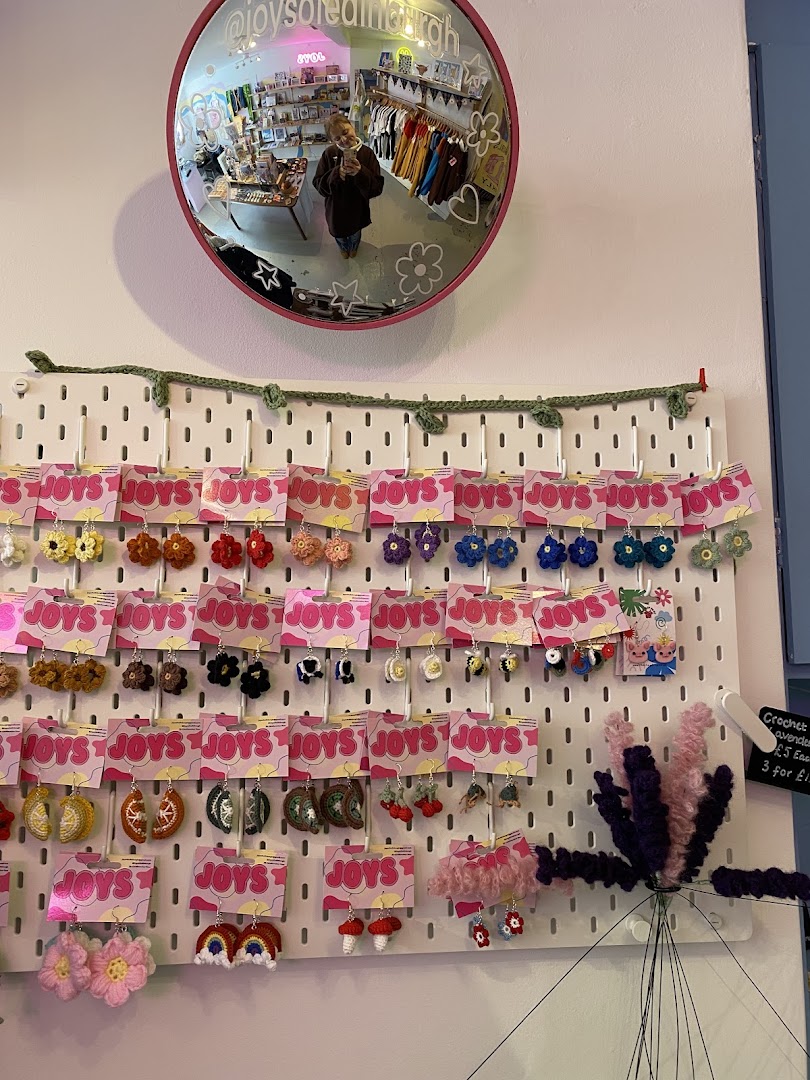 Joys of Edinburgh: clear display of shop products