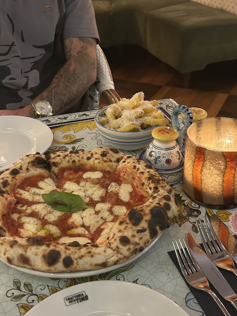 Patatino: appetizing food photo in setting