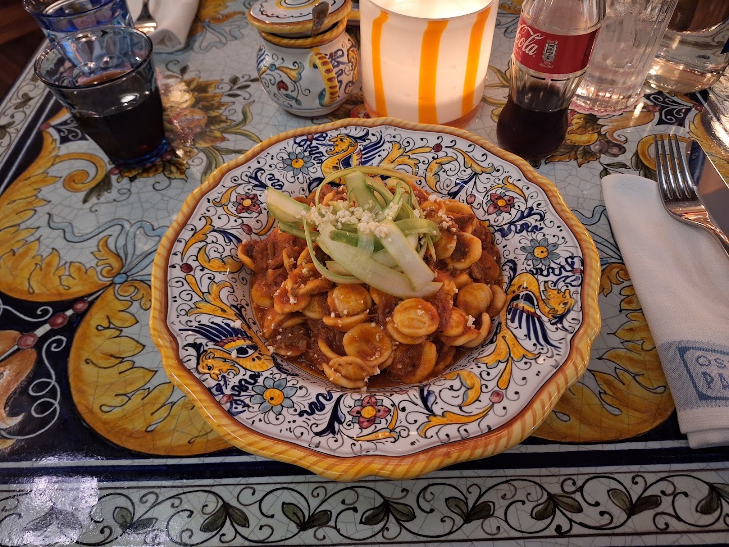 Patatino: appetizing food photo in setting