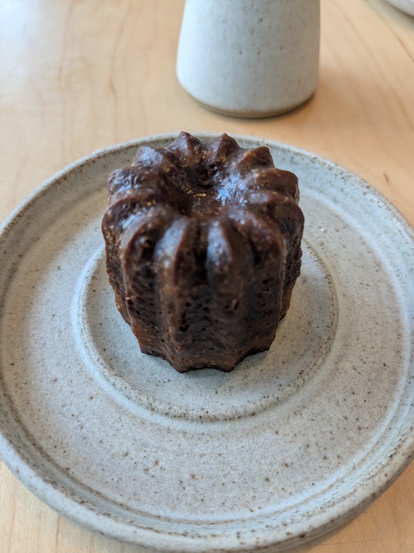 Project Canelé: appetizing photo of signature pastry