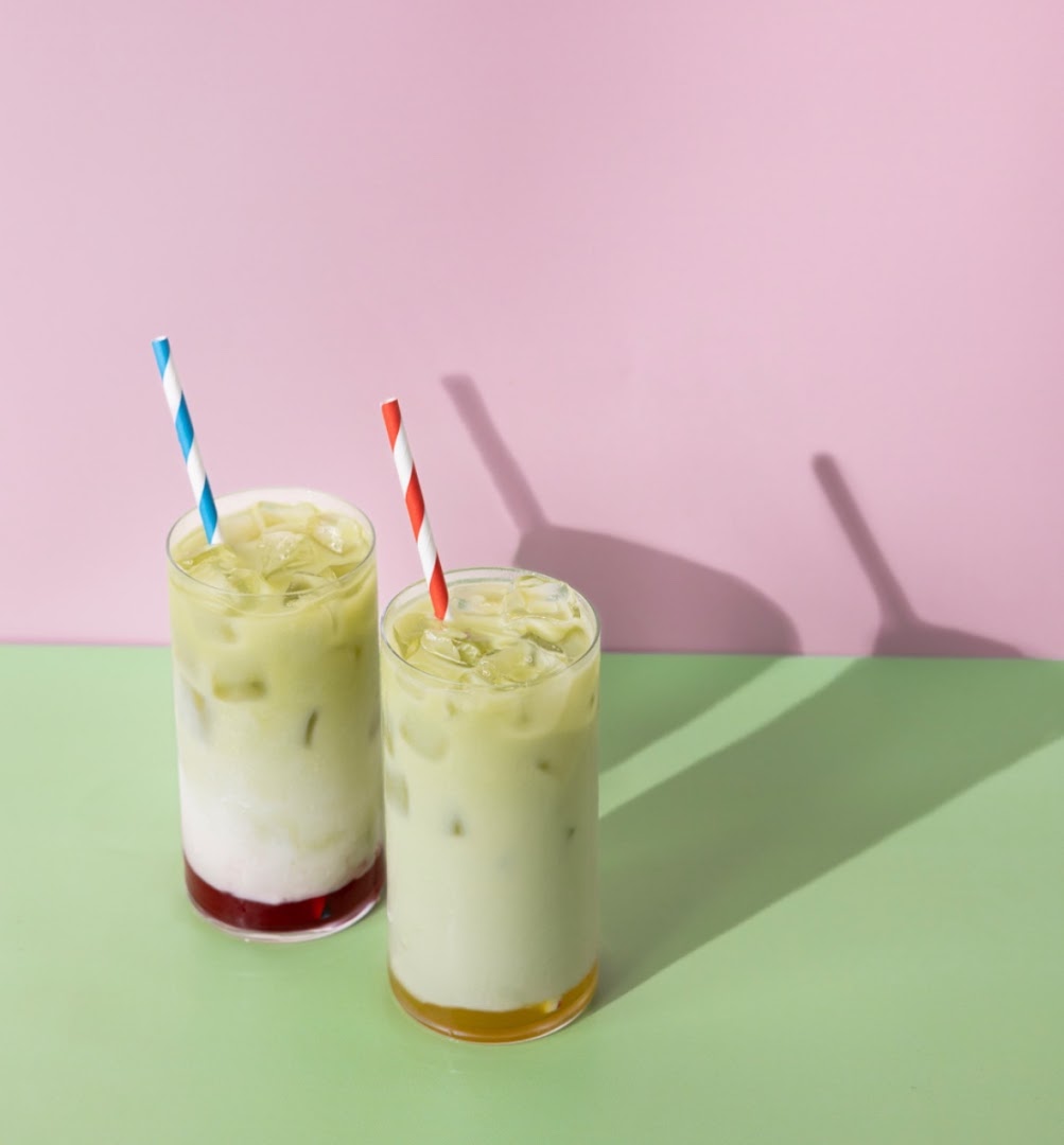 Delphine: professional, high-quality drink photography