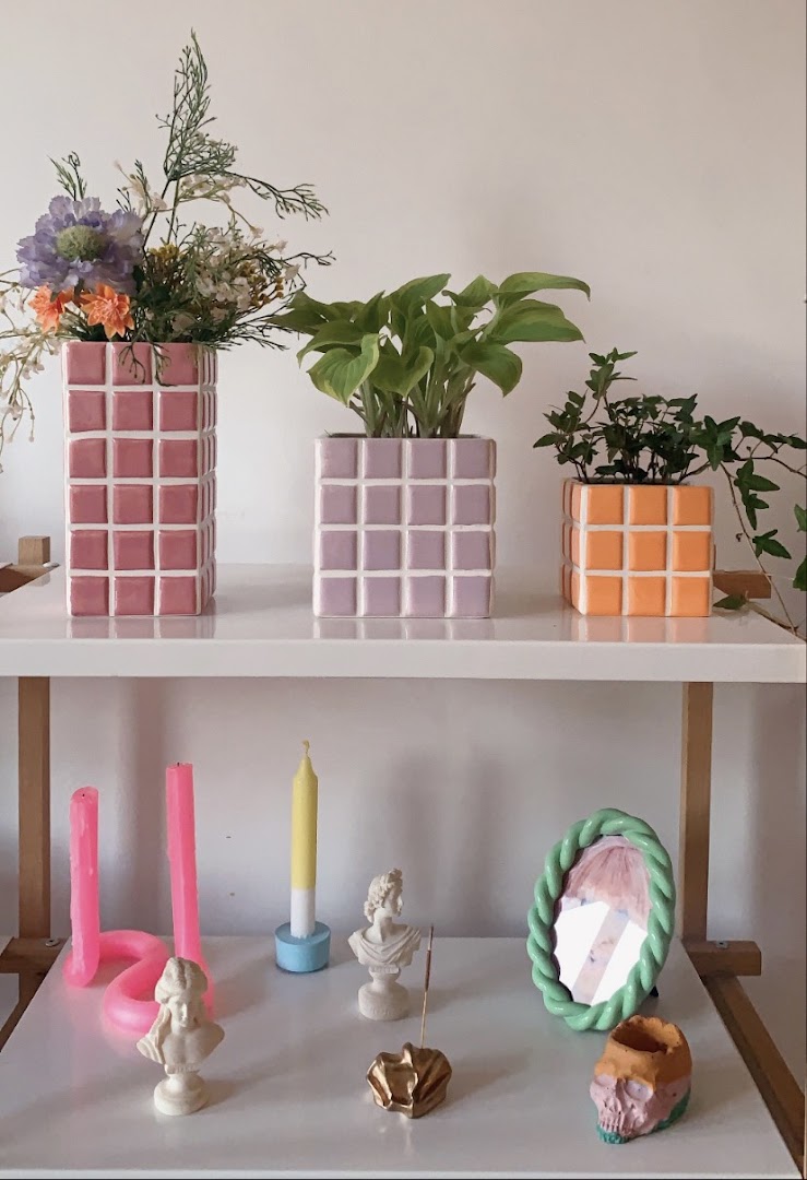 Modern Love Store: attractive display of shop products