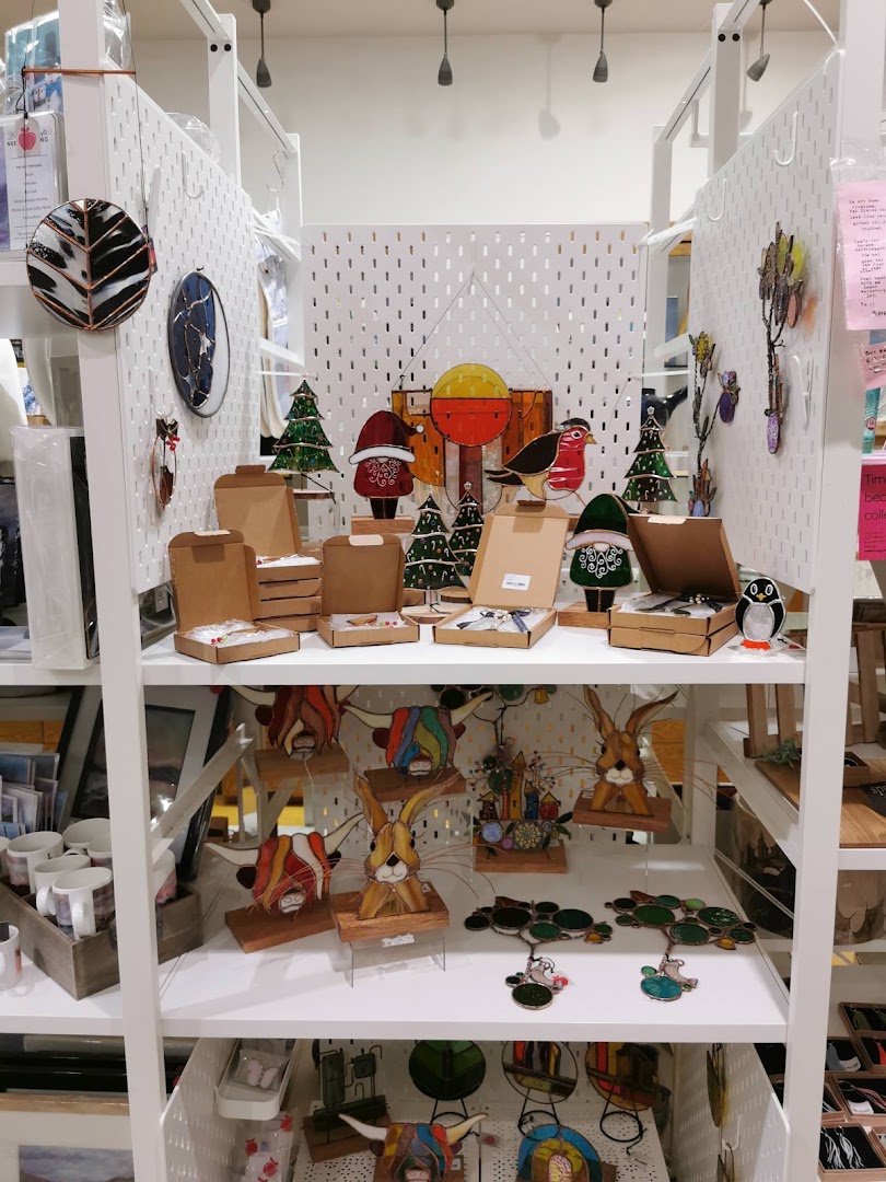 Scottish Design Exchange: clear display of shop products