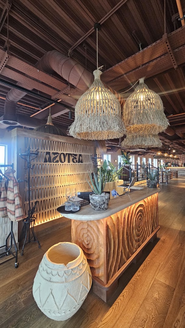 Azotea: high quality interior atmosphere shot