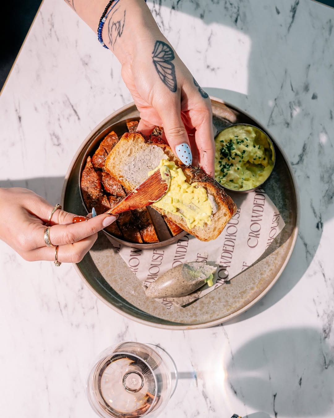 CrowdedHouse: high quality food photography