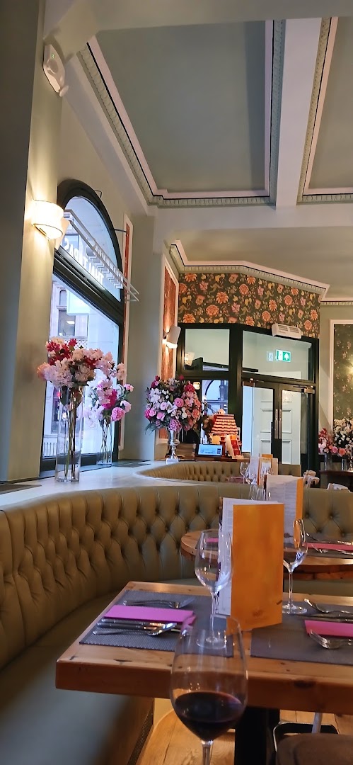Giggling Squid: attractive interior and inviting atmosphere