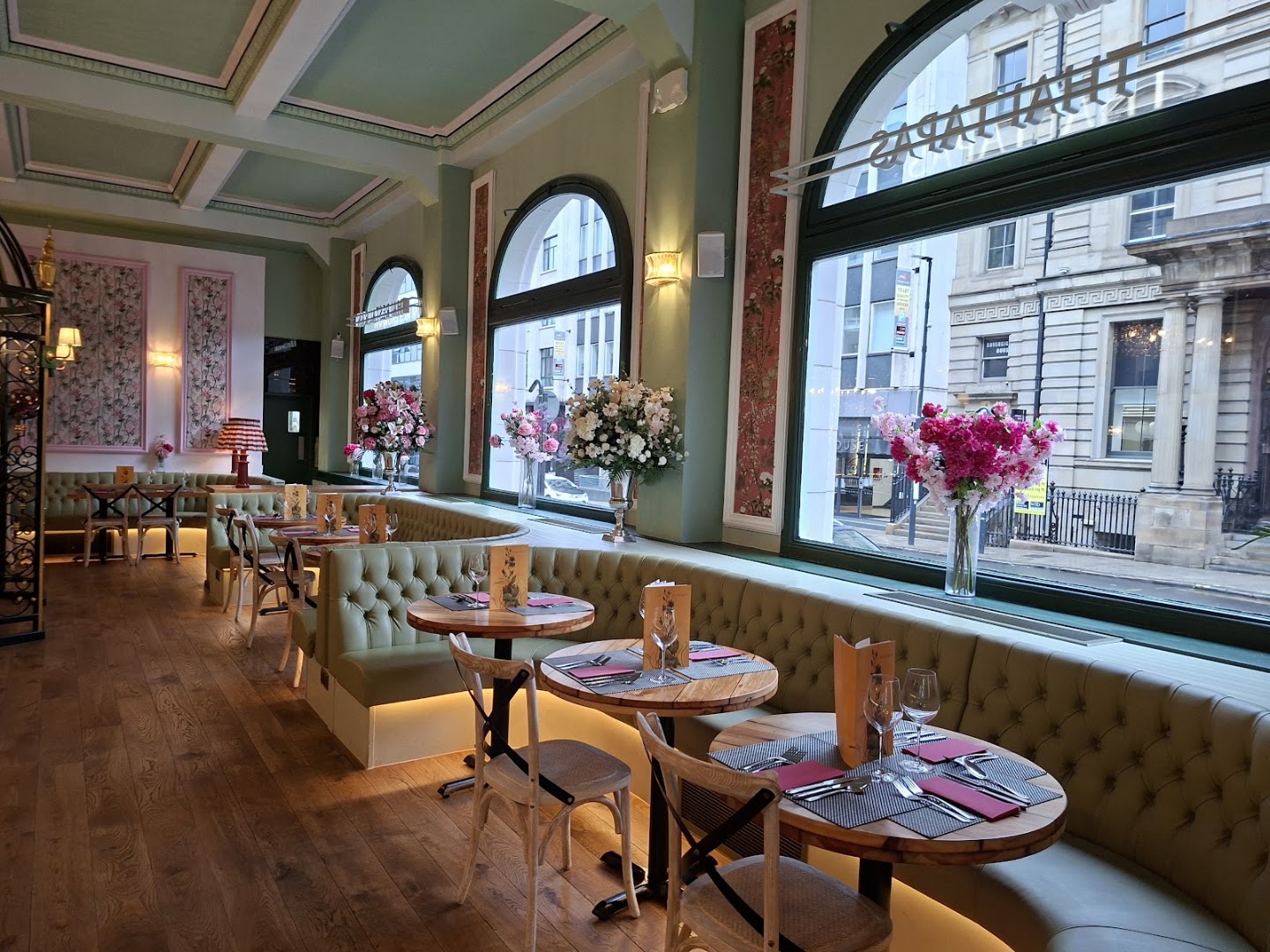 Giggling Squid: high quality interior restaurant shot