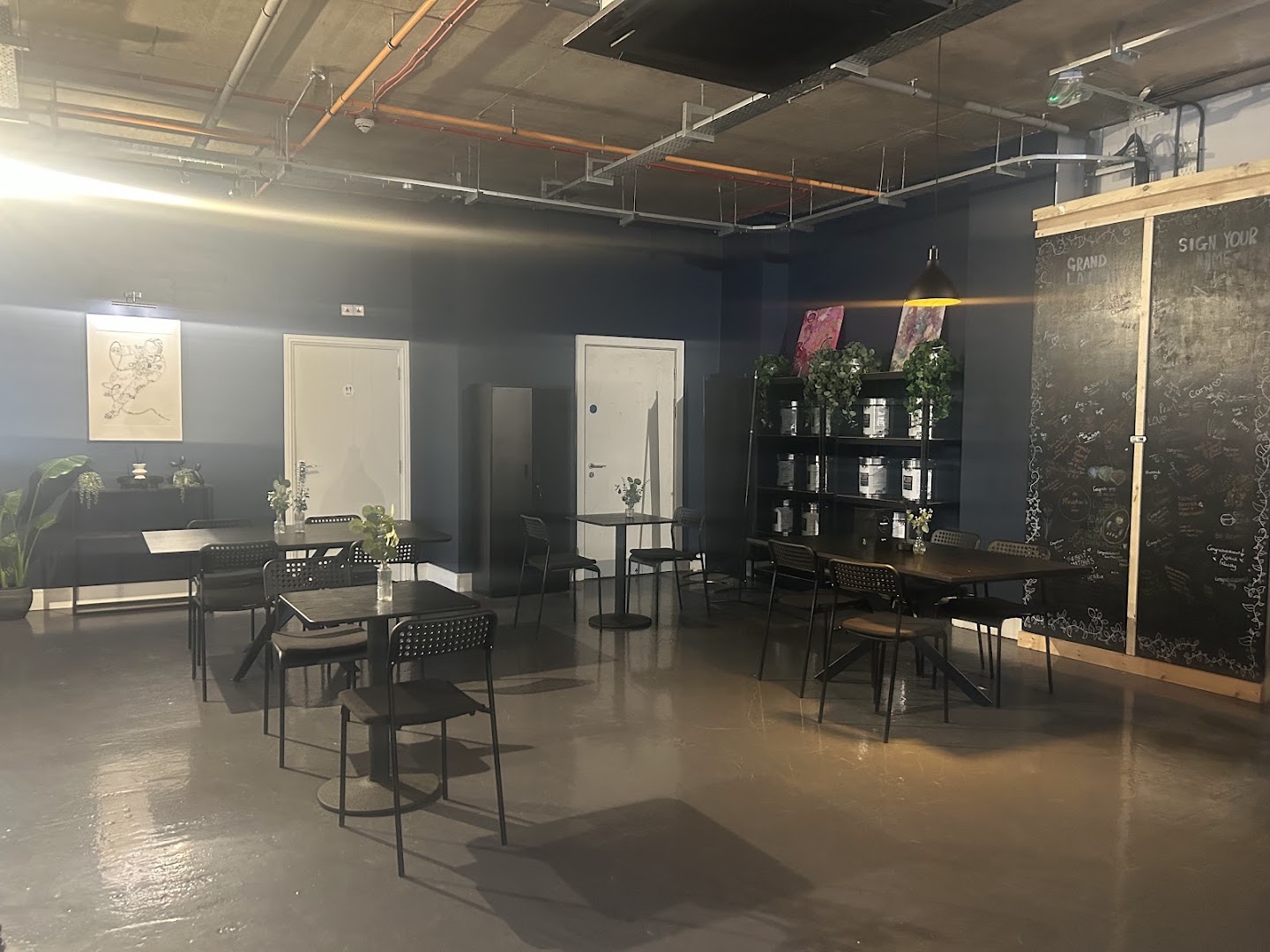Maughans Soyo: clear view of venue interior