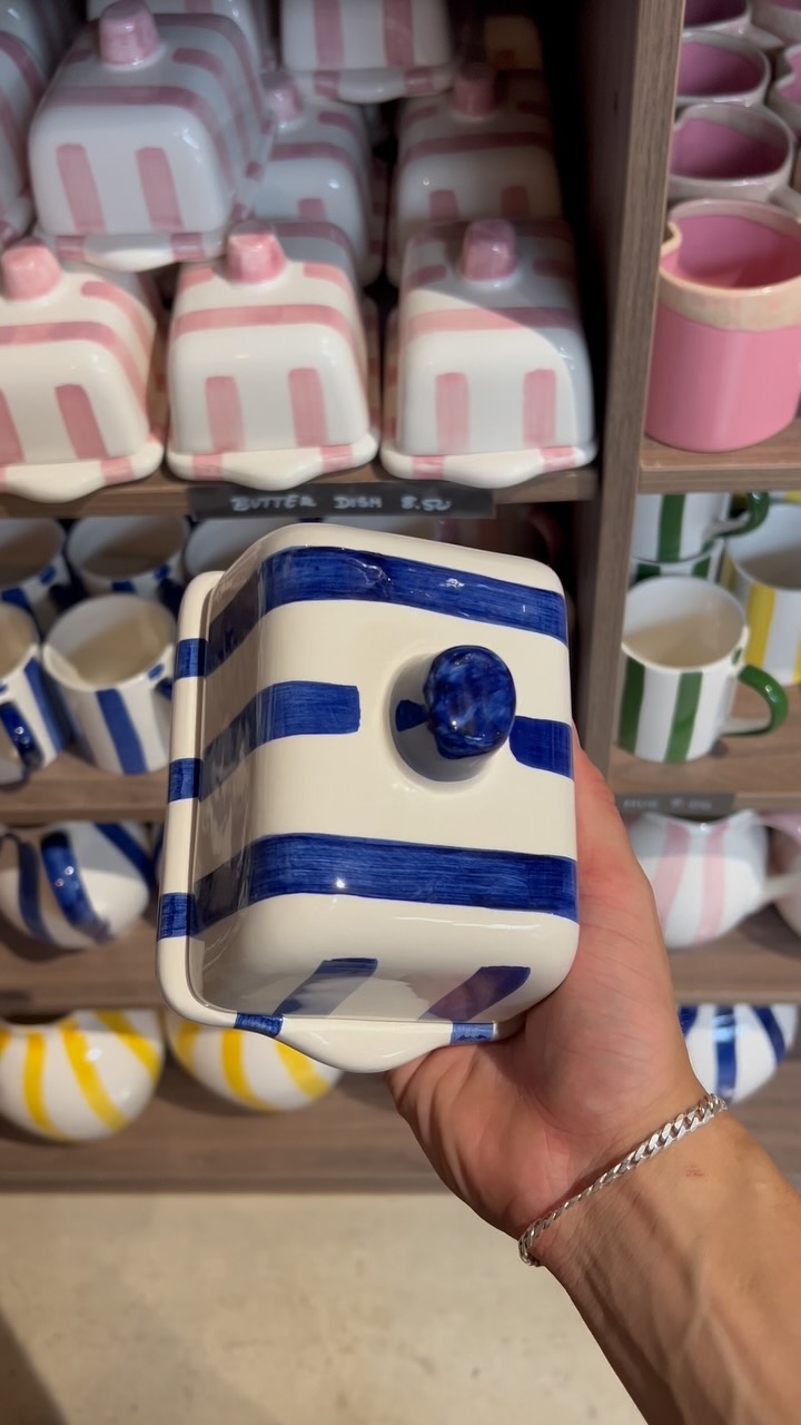 Mondego: clear product display in shop