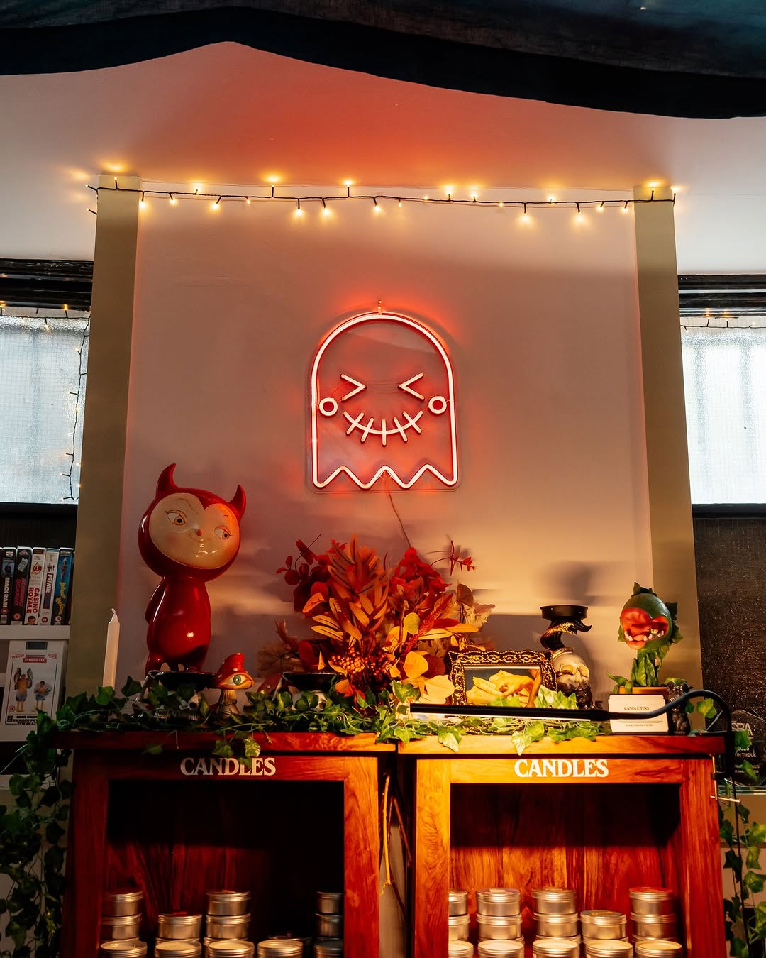 RinkyDink Candles: attractive shop display and atmosphere
