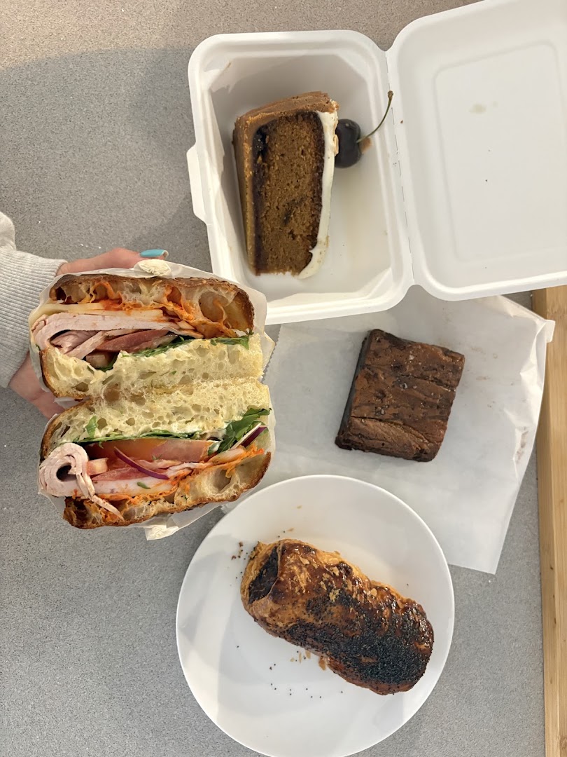 Silver's Bakehouse: appetizing display of food items