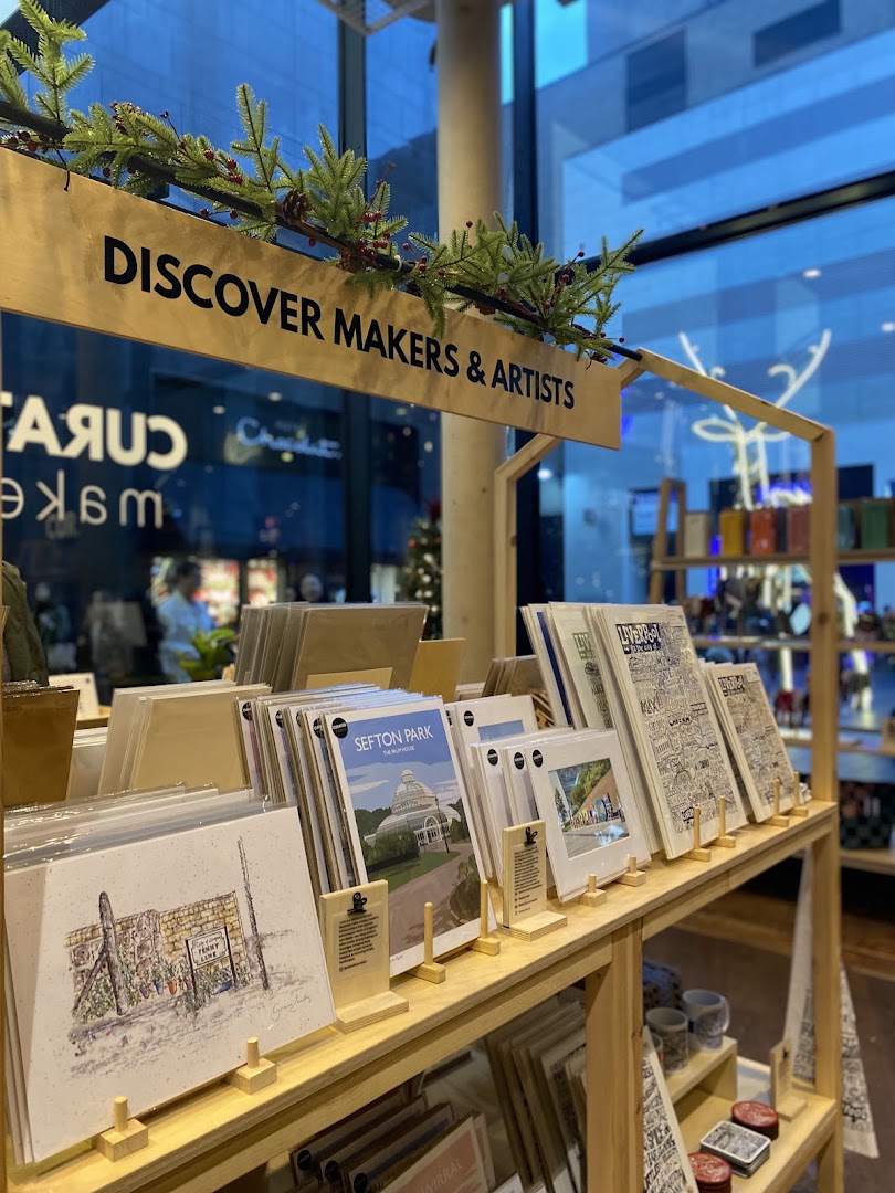 Curated Makers: clear display of shop products