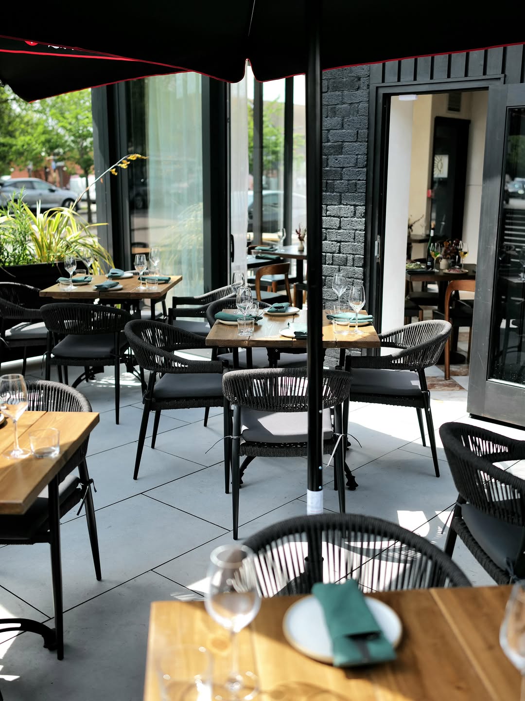 Pilgrim: inviting and professional terrace shot