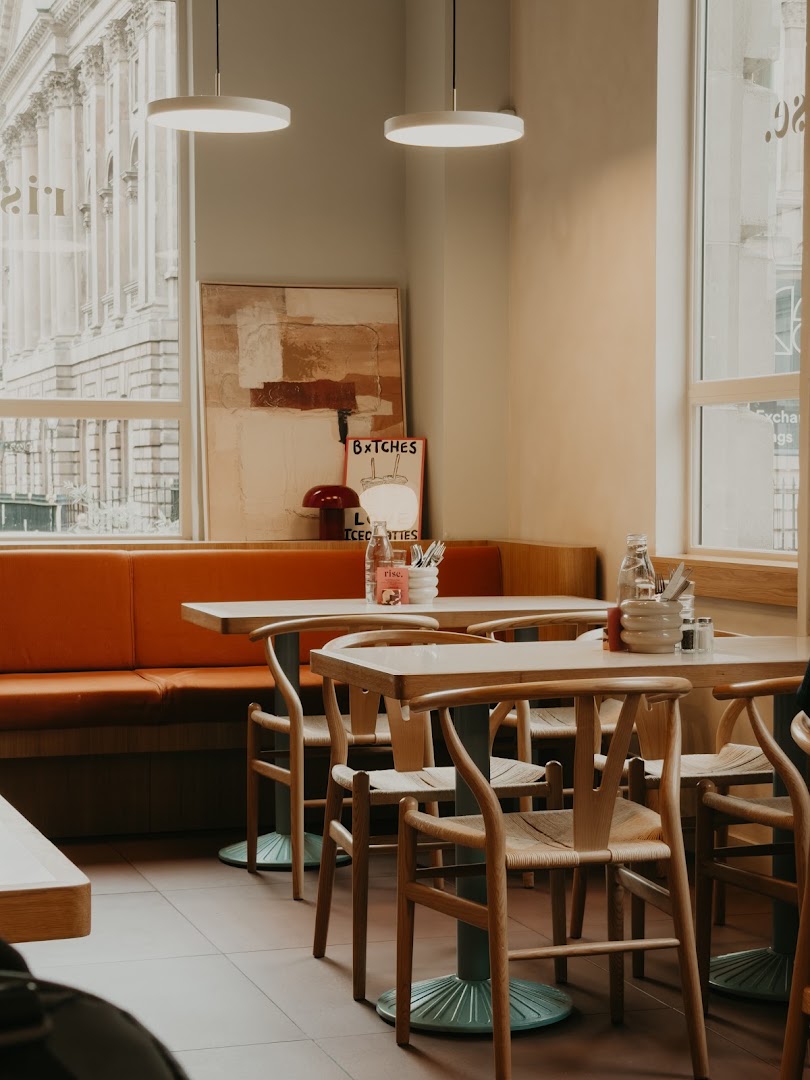Rise: inviting and professional interior shot