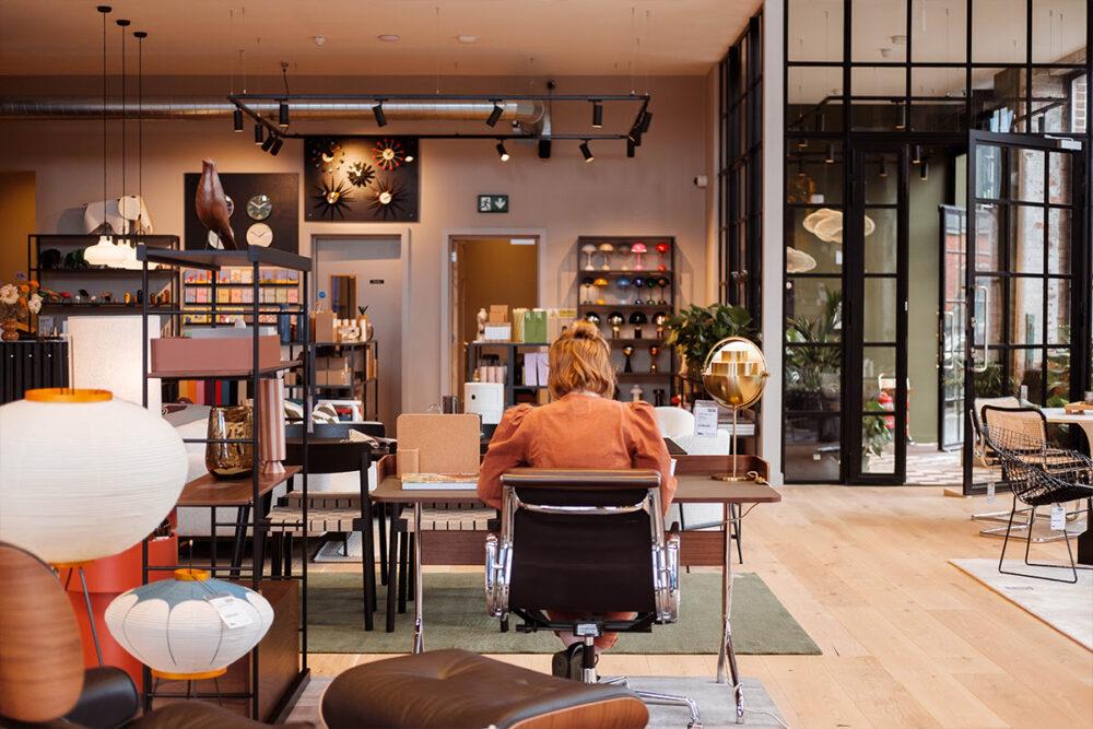 Utility Showroom: professional interior shop photography