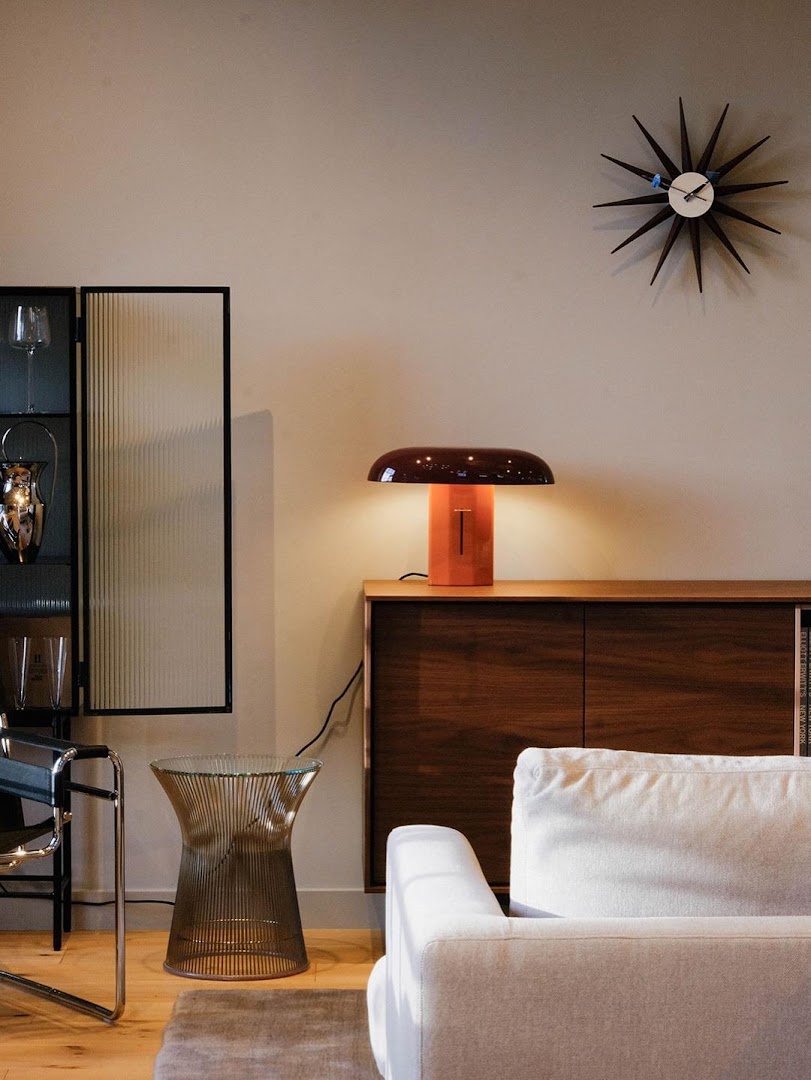 Utility Showroom: professional interior product display photo