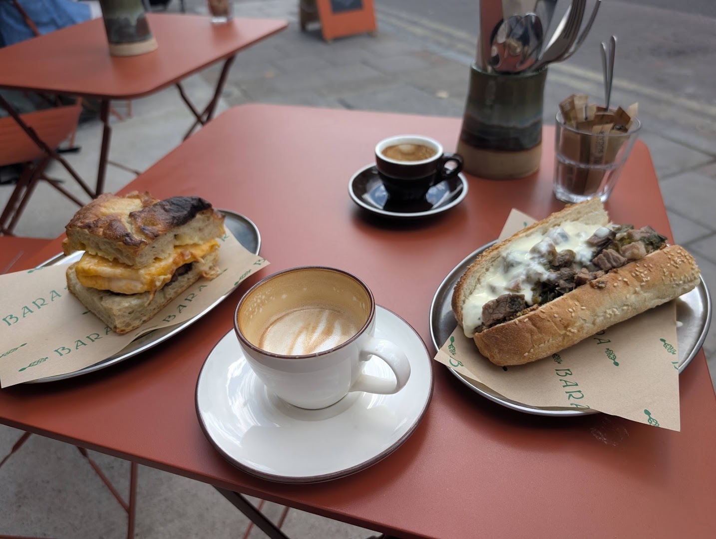 Bara: appetizing food and drink presentation
