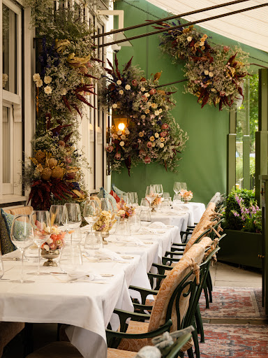 Lilibet's: beautifully decorated restaurant terrace