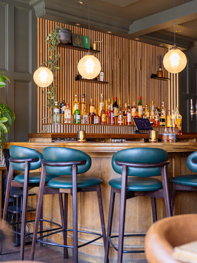 MAAI: high quality interior bar shot