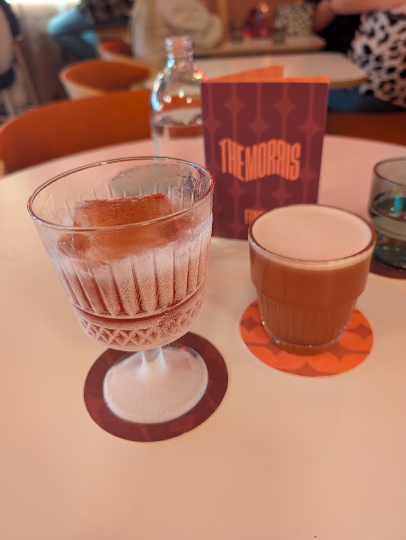 The Morris: appealing photo of bar drinks